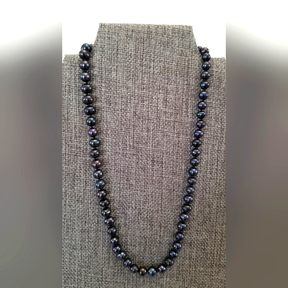 Natural Black Pearl's Necklace
